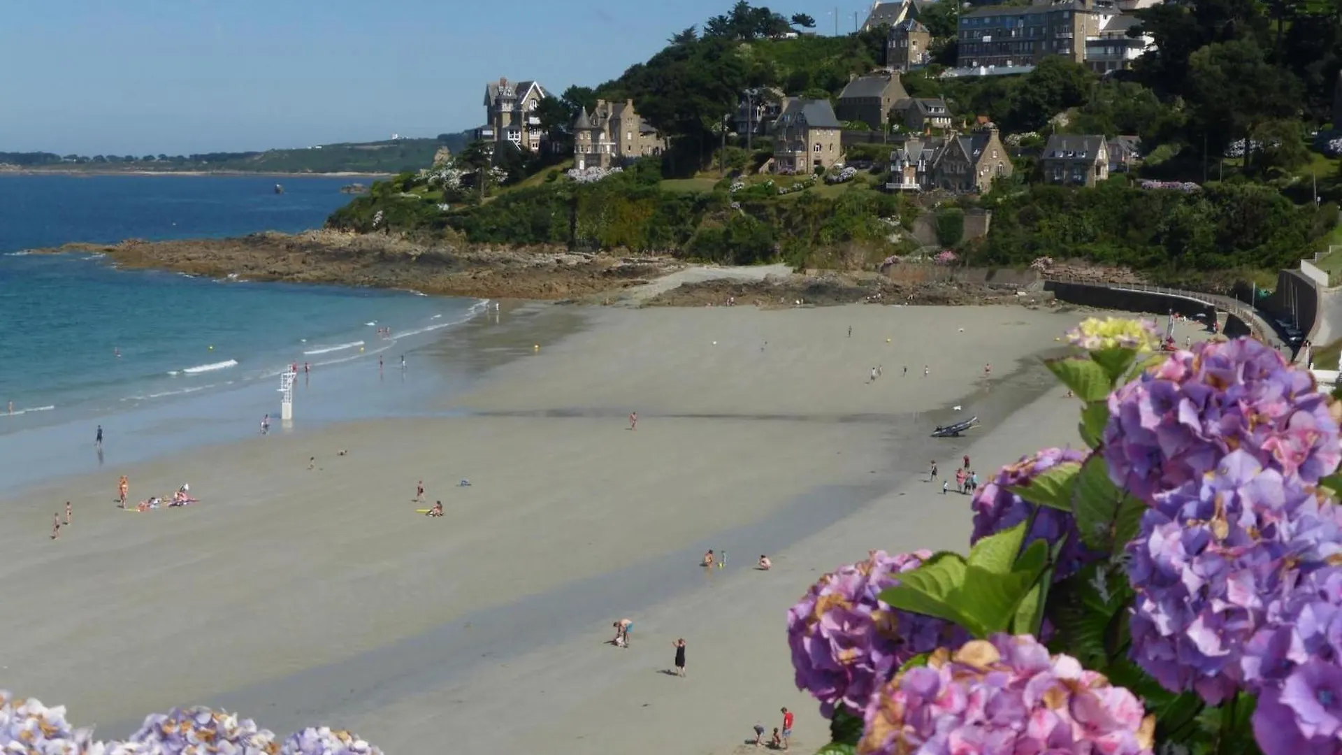 Holiday Home In A Quiet Location Near The Coast 플뢰뮈르보두